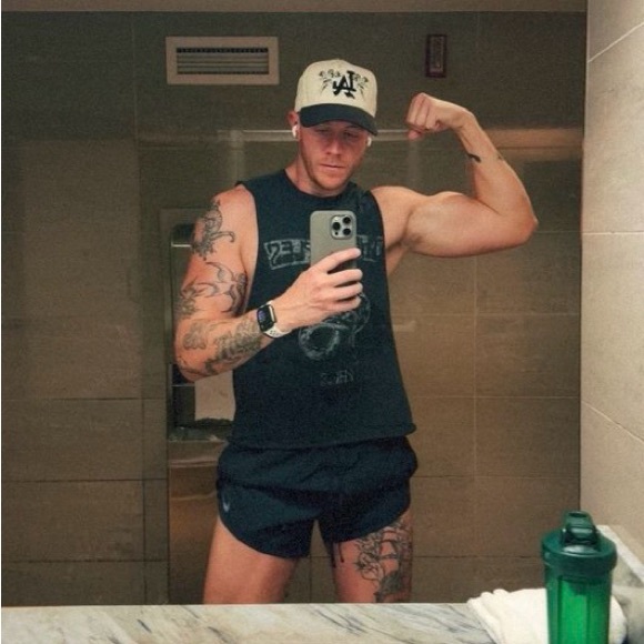 Meet your Posher, Collin - Picture 6 of 9